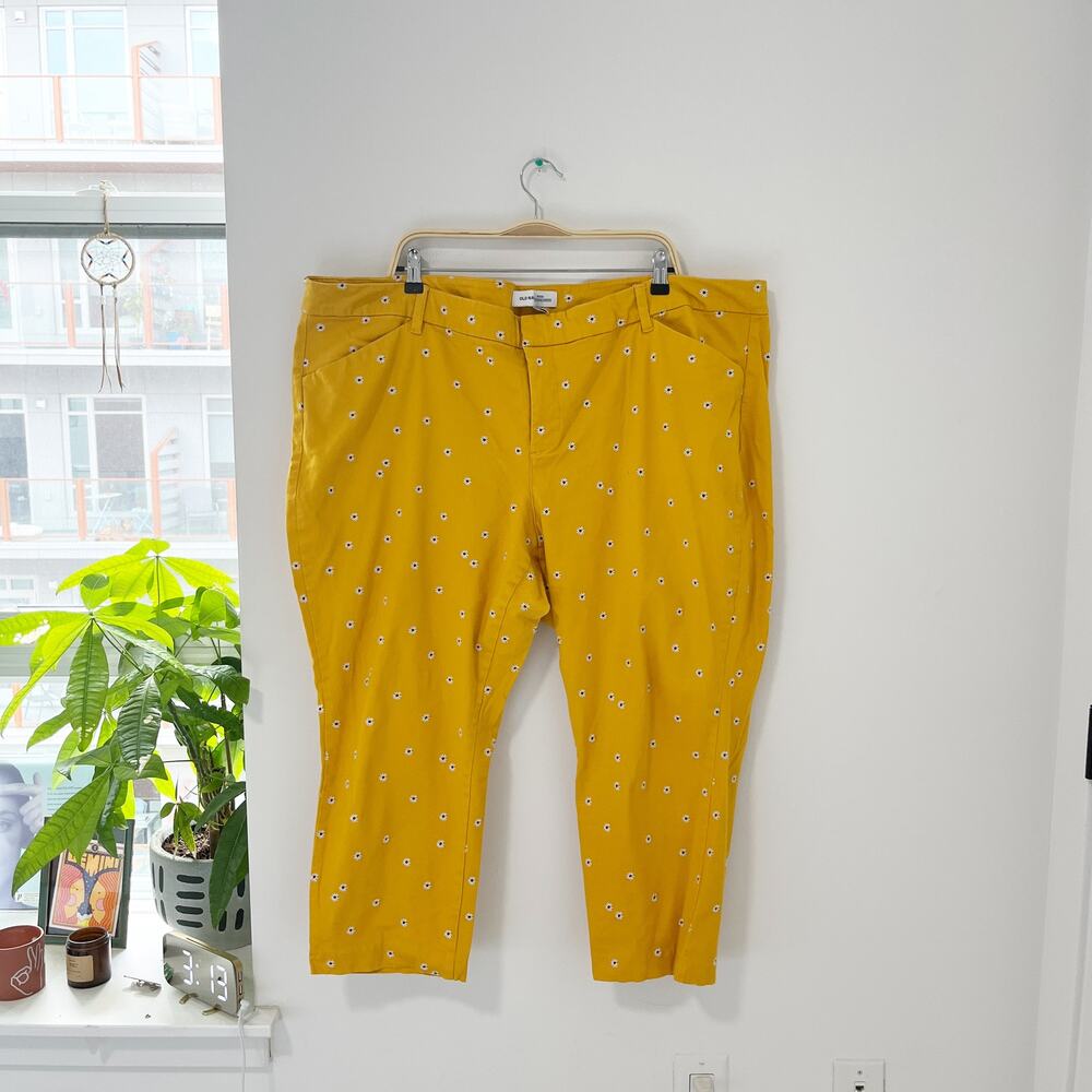 Old Navy Yellow Floral Embroidered Pixie Ankle Pants Size 26 Plus